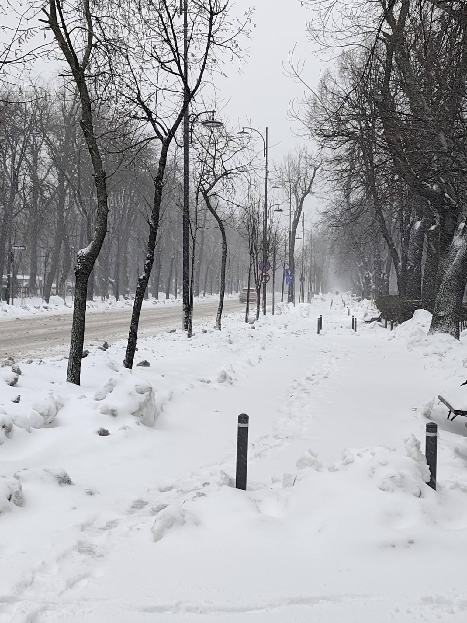 Cum arată traficul în București astăzi. Este cod galben de viscol și ninsori