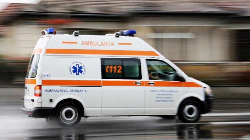 Ambulanță de 80.000 € trasă pe dreapta în curtea Spitalului „Sf. Pantelimon”. Ce s-a întâmplat